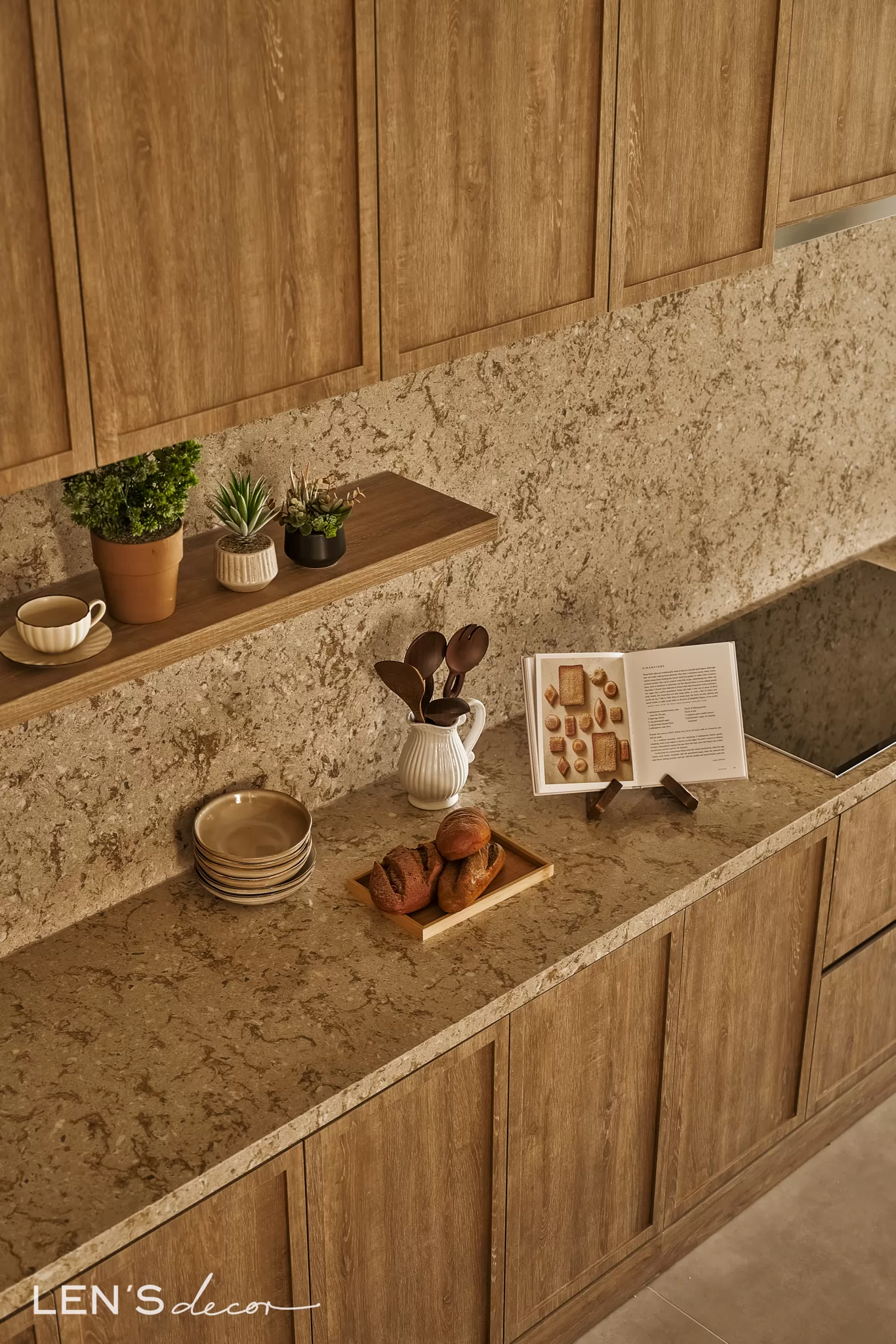 Tủ bếp gỗ tự nhiên