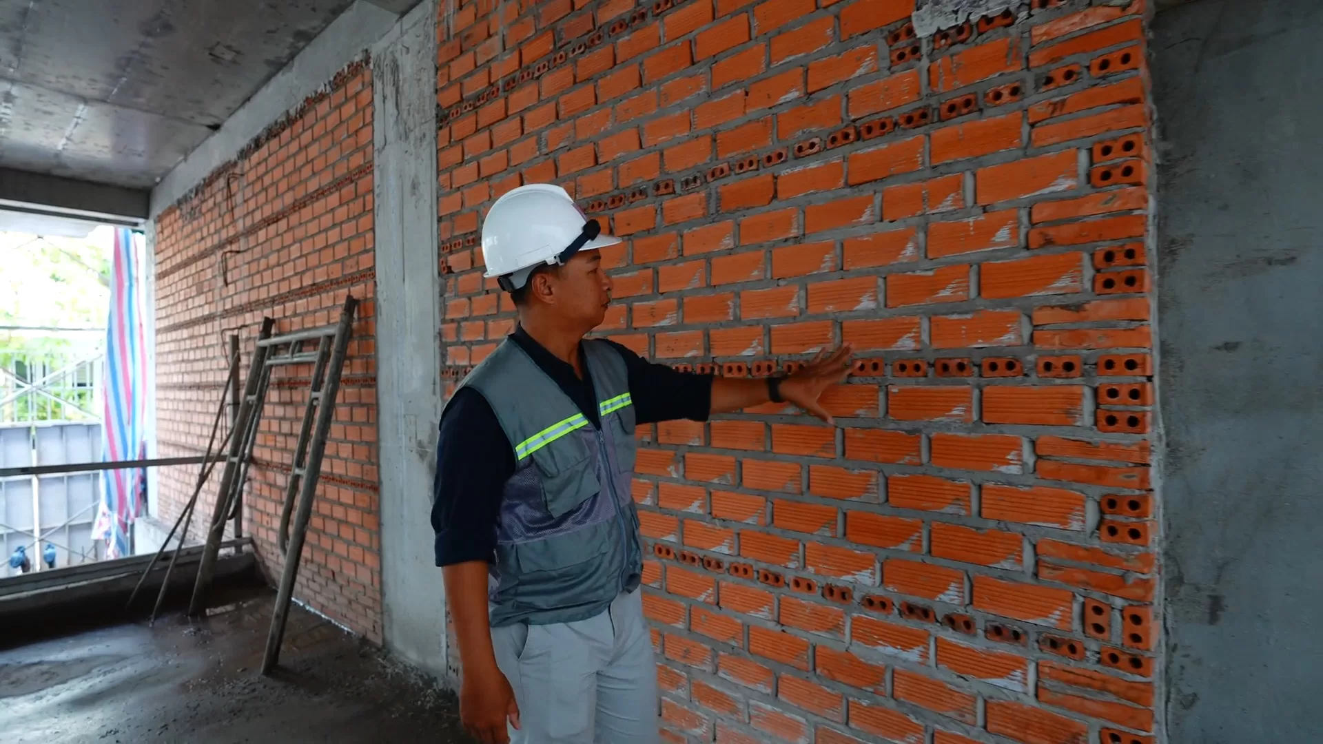 Giám sát công trình tại Len Decor