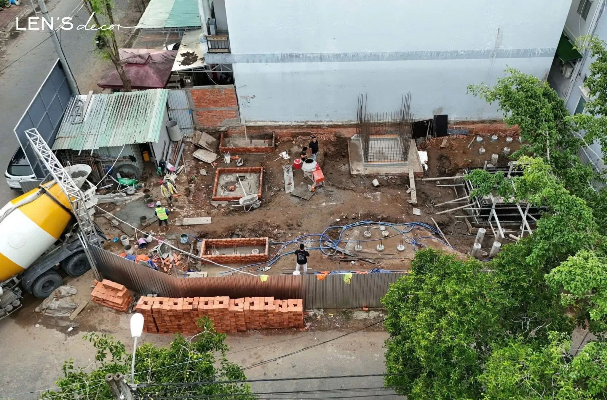 Móng cọc thường được dùng cho các công trình có kết cấu lớn hoặc nền đất dễ sụt lún 