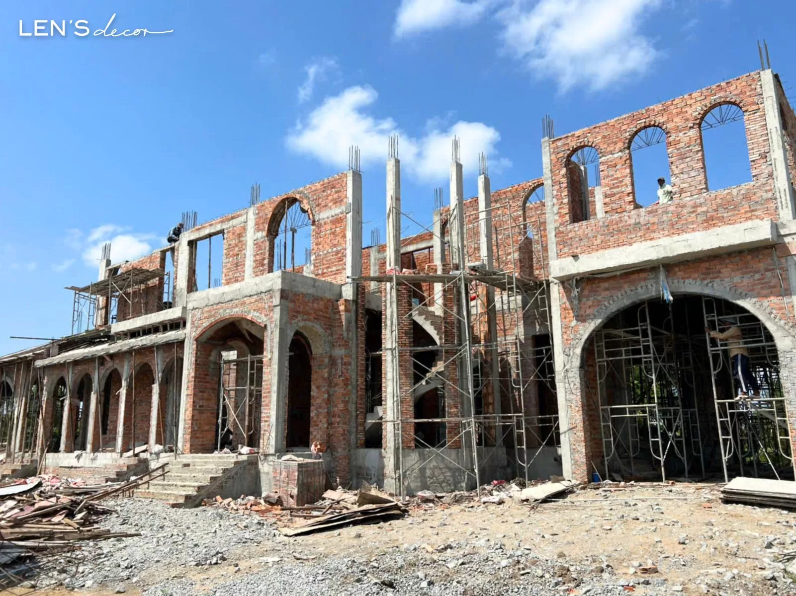 Mặt bằng biệt thự đang trong quá trình xây dựng phần thô