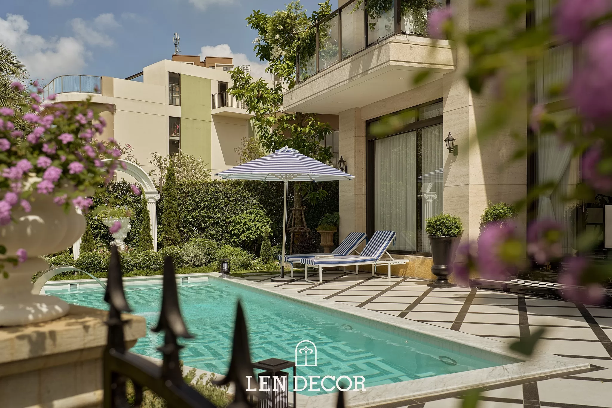 Xây dựng một ngôi nhà đòi hỏi sự chuẩn bị kỹ lưỡng về tài chính và pháp lý